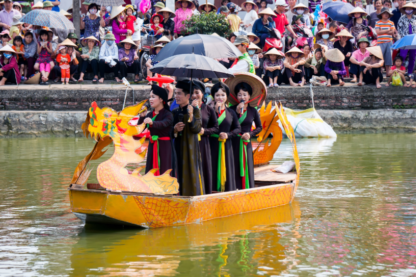 Ao Tu Than is a traditional costume of the Northern region of Vietnam