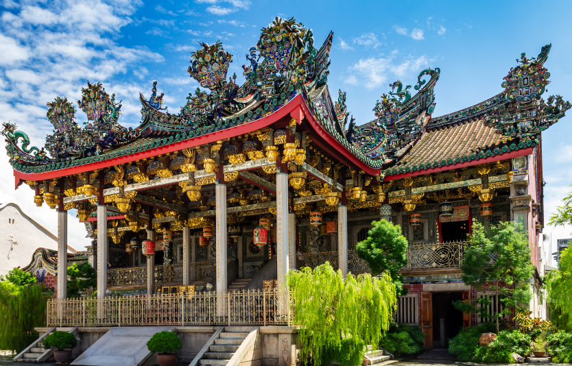 Khoo Kongsi is like a treasure chest full of history and art