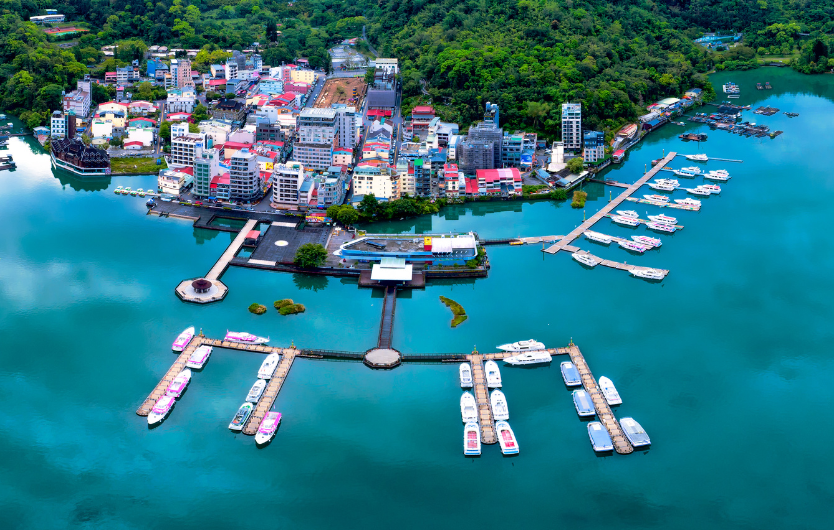 Sun Moon Lake is a beautiful alpine lake in the middle of Taiwan